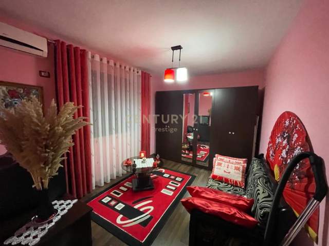 Tirane, shitet apartament 2+1 Kati 4, 68 m² 95.000 Euro (Pazari i Ri)