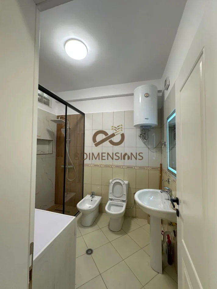 Tirane, jepet me qera apartament 2+1+Ballkon Kati 5, 100 m² 900 € (kopshti zoologjik)