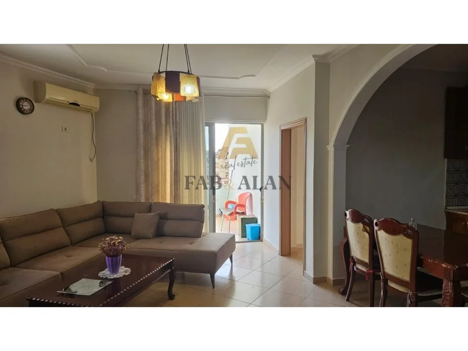 Tirane, jepet me qera apartament 2+1 Kati 3, 103 m² 450 € (Fresku, prane SPAR 2)