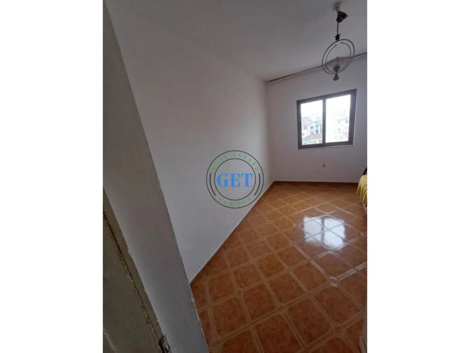 Durres, shitet apartament 2+1+Ballkon Kati 3, 73 m² 32.000 € 