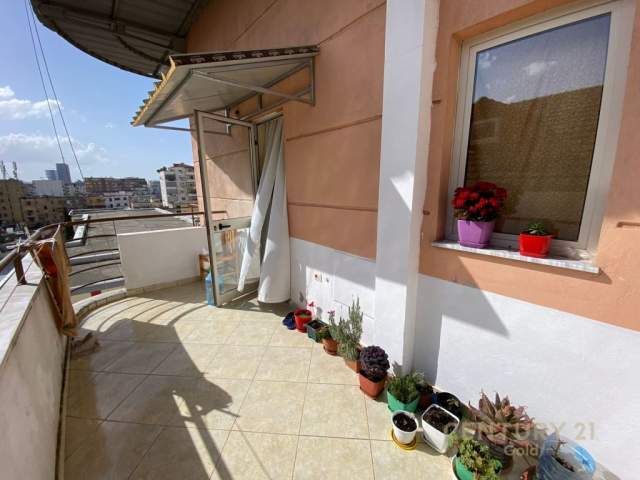 Tirane, shitet apartament 1+1+BLK Kati 5, 68 m² 55.000 Euro (Rruga Kongresi i Manastirit)
