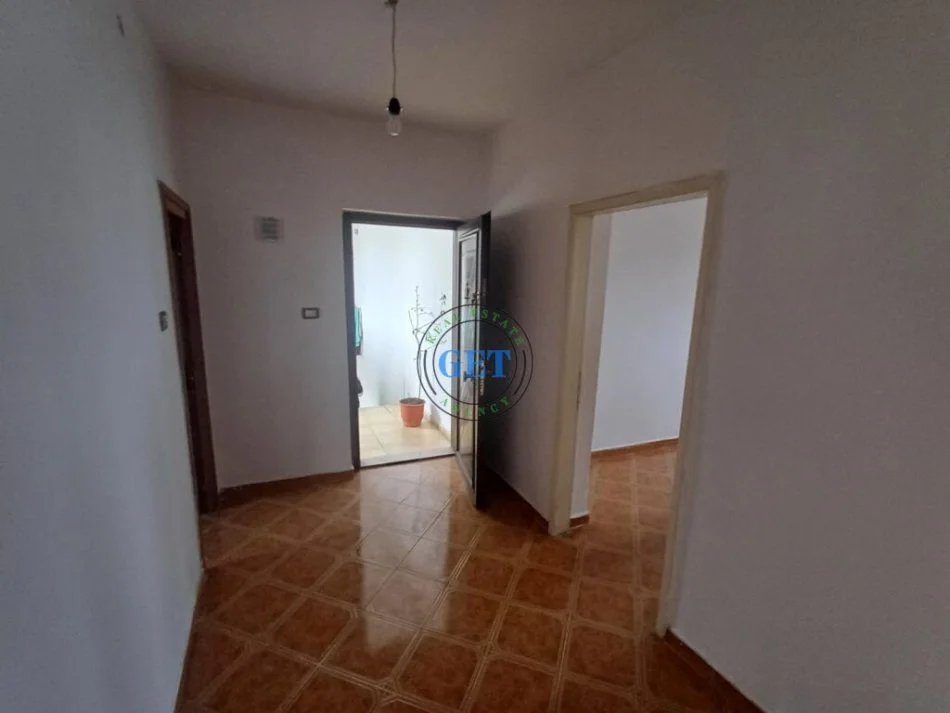 Durres, shitet apartament 2+1+Ballkon Kati 3, 73 m² 32.000 € 