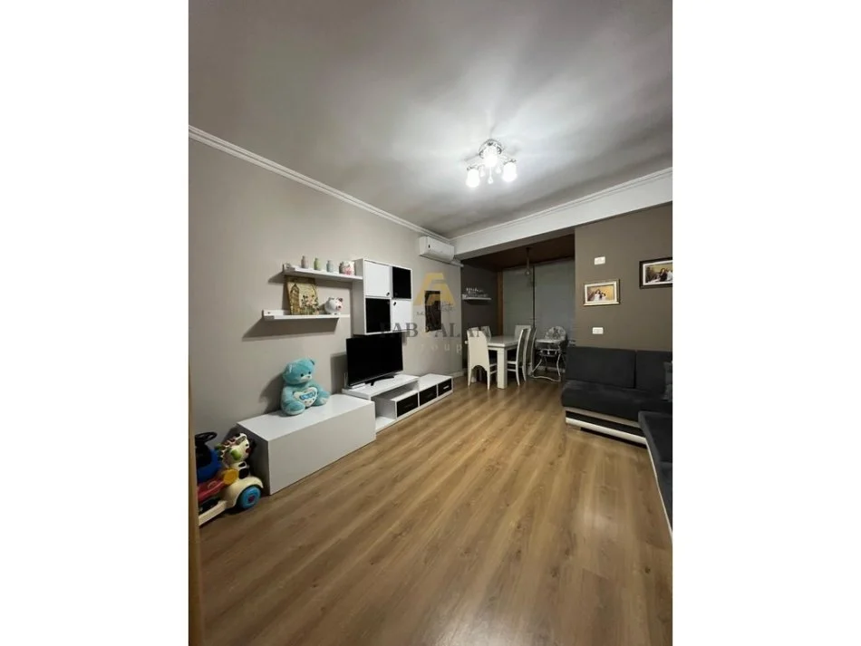 Tirane, jepet me qera apartament 2+1 Kati 6, 98 m² 500 € (Astir, KOMPLEKSI FRATARI)