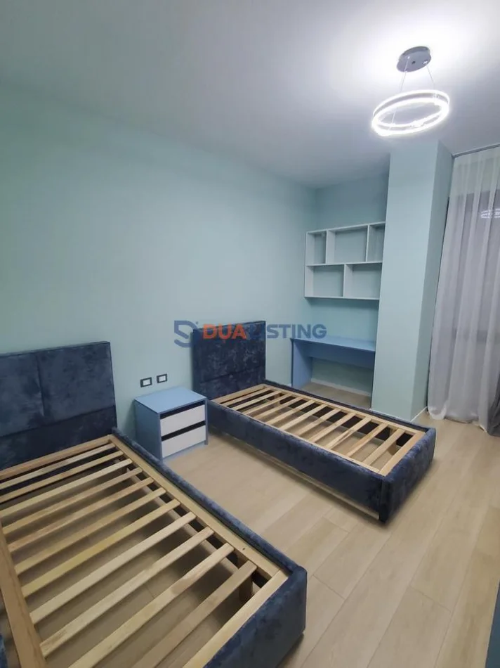 Tirane, jepet me qera apartament 2+1 , 1.200 € 