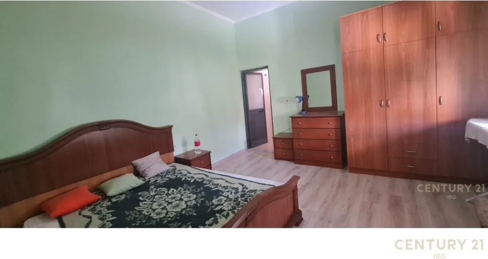 Tirane, jepet me qera apartament Vile 2 Katshe , 56 m² 350 € (Prane rruges se Kavajes)