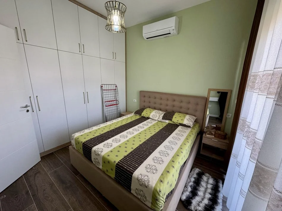 Tirane, jepet me qera apartament 2+1+Ballkon Kati 3, 70 m² 500 € (Ish Fusha e Aviacionit)