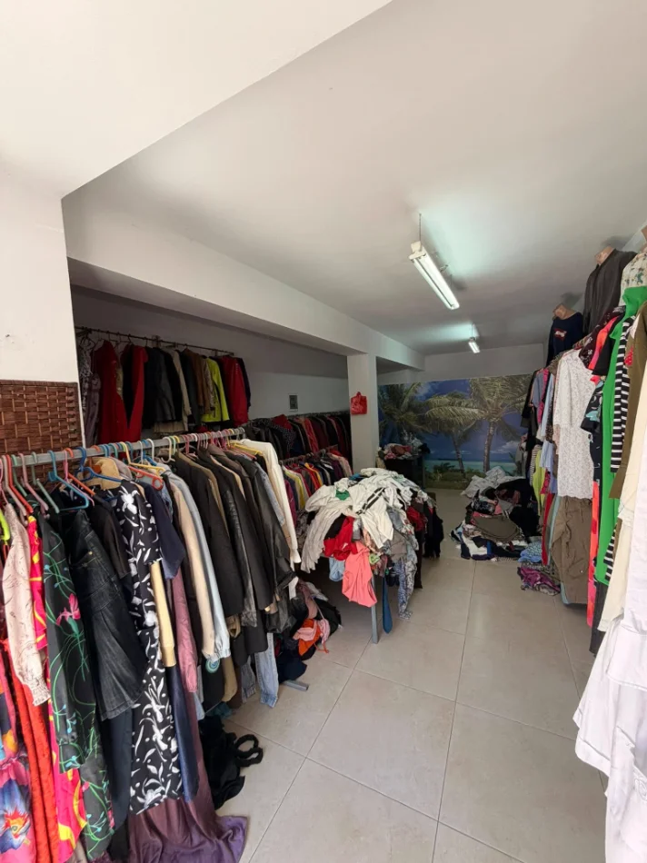 Durres, shes dyqan Kati 0, 65 m² 120.000 € (2 DYQANE trregu vogel industrial)