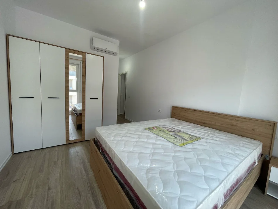 Tirane, jepet me qera apartament 2+1 Kati 7, 94 m² 500 € (Univers City)