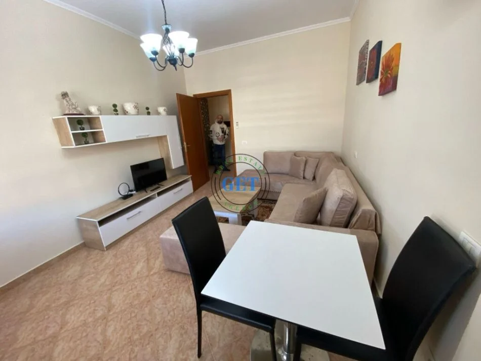 Durres, jepet me qera apartament 1+1 Kati 10, 70 m² 450 € (Vollga, Durrës.)