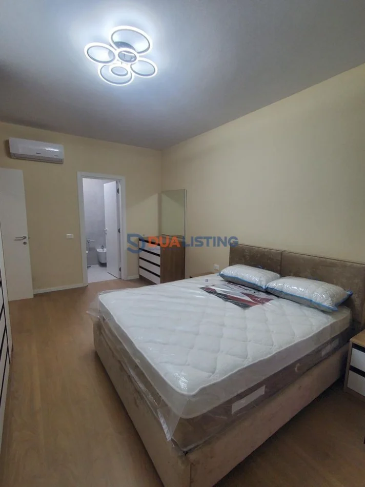 Tirane, jepet me qera apartament 2+1 , 1.200 € 