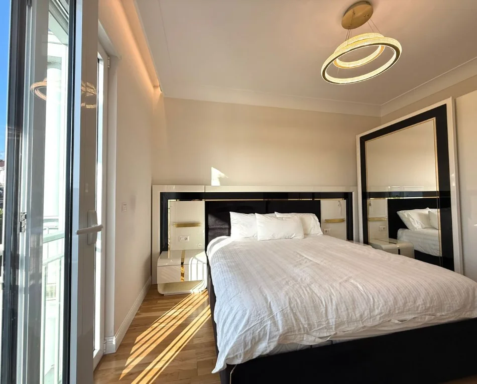 Tirane, shitet apartament 2+1 , 120 m² 449.000 € (teg)