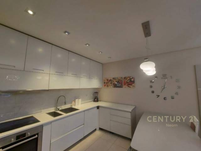 Tirane, jepet me qera apartament 1+1+BLK Kati 3, 72 m² 450 Euro (Liqeni i Thate)