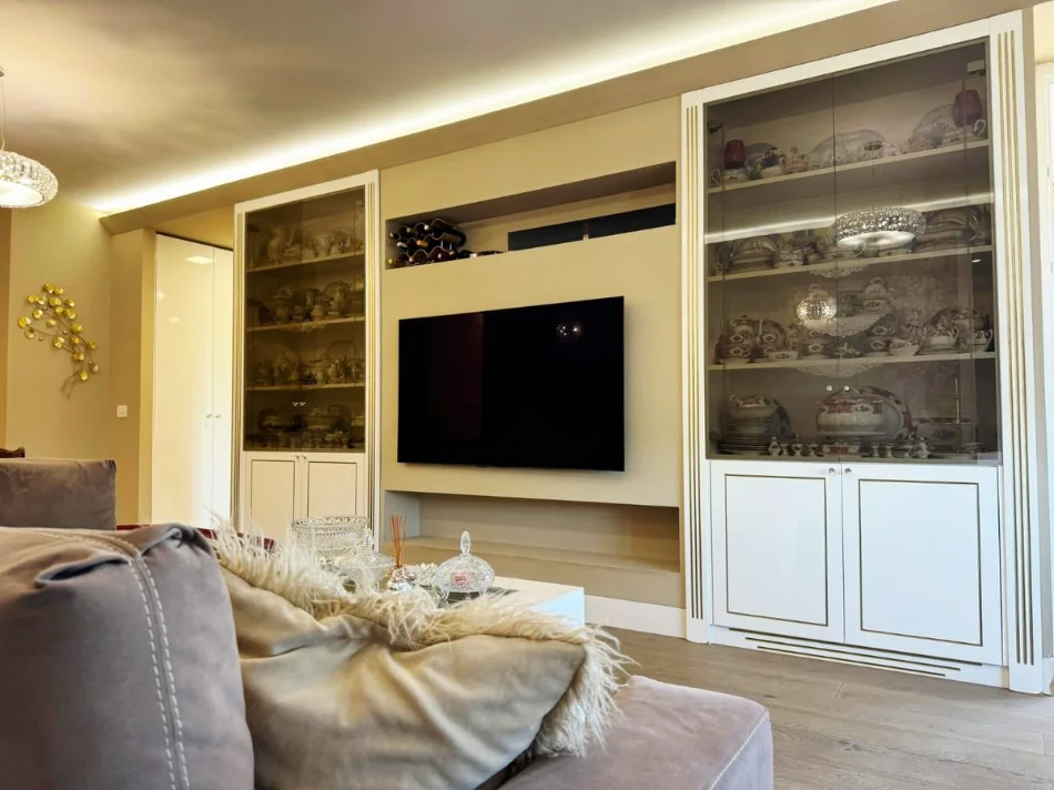 Tirane, shitet apartament 3+1 , 131 m² 365.000 € (Komuna e Parisit)