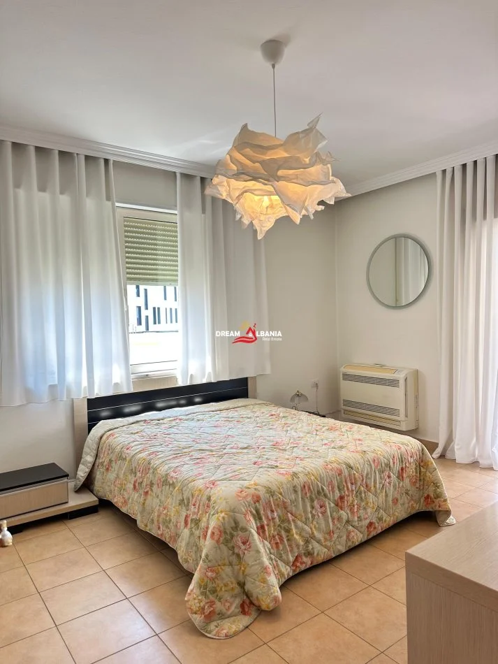 Tirane, jepet me qera apartament 2+1+Ballkon Kati 4, 110 m² 650 € (Ne zonen e Liqenit te Thate - ID 42215290)