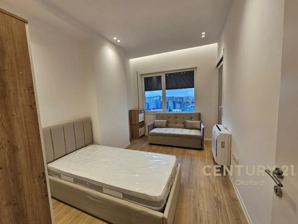 Tirane, jepet me qera apartament 2+1+Ballkon Kati 6, 80 m² 650 € (Rruga Kavajes, Spitali Amerikan 3)