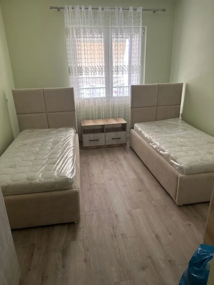 Tirane, jepet me qera apartament 2+1 Kati 2, 100 m² 600 € (5 Maj Concord Center prane Mjeksis)