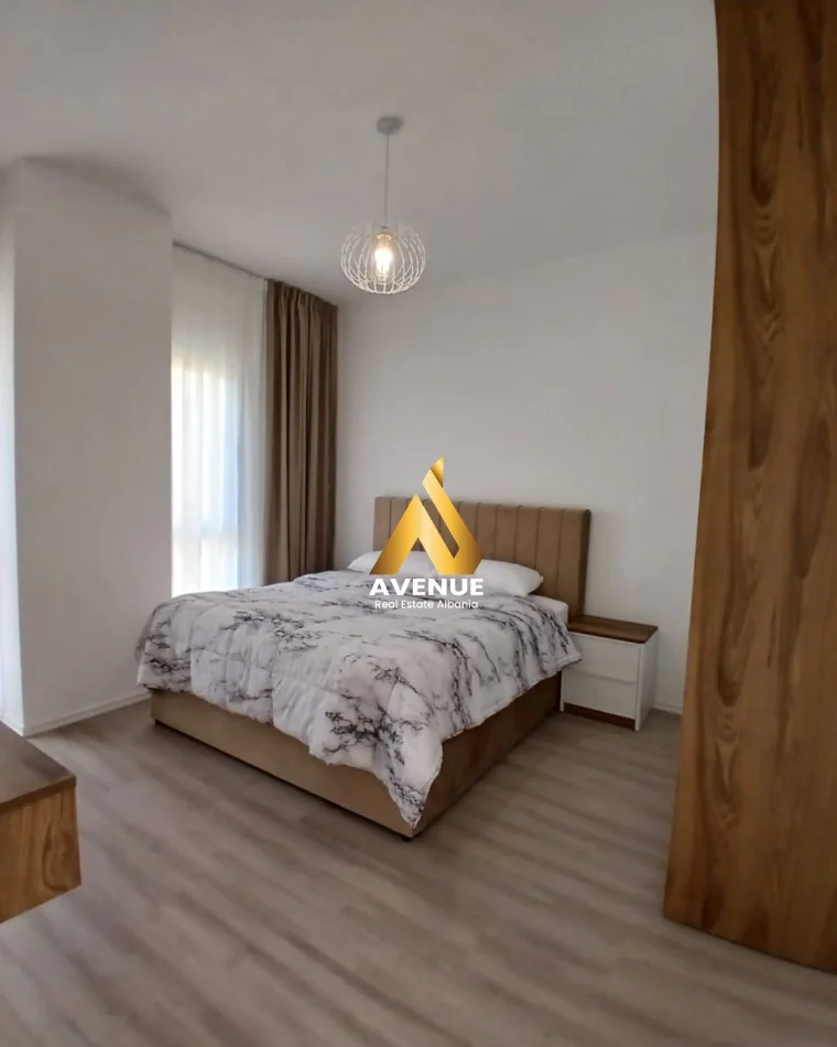 Tirane, jepet me qera apartament 2+1+Ballkon Kati 4, 76 m² 900 € (Rruga Hysni Gerbolli)