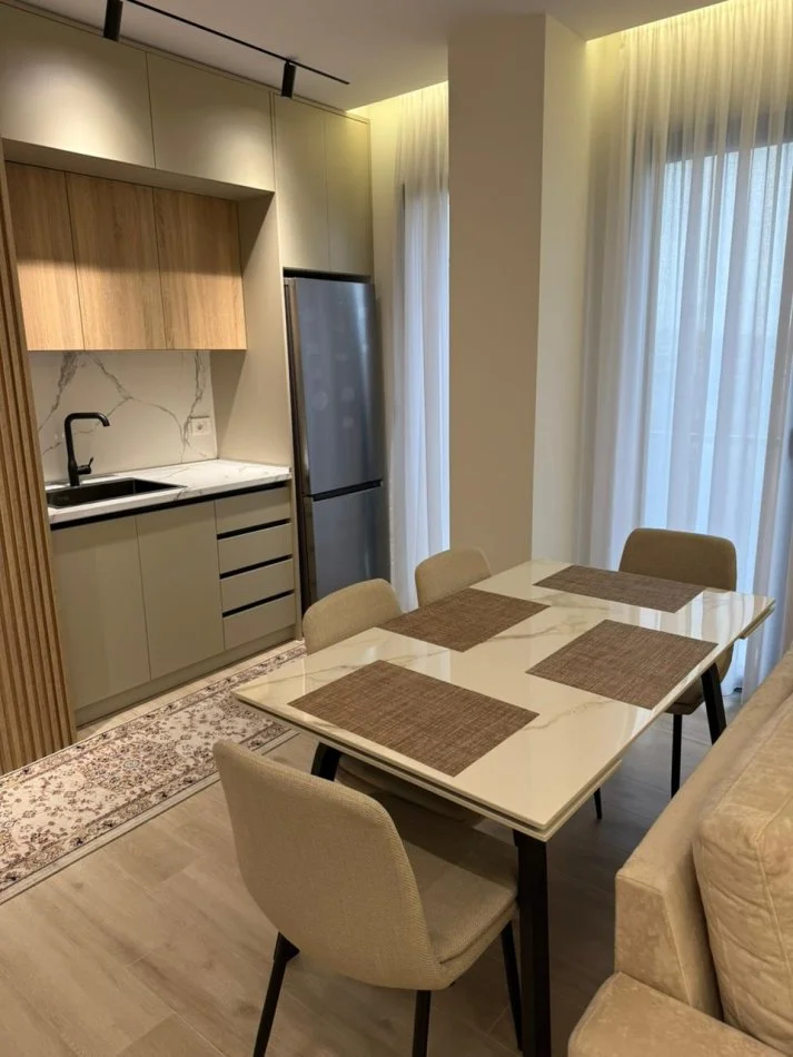 Tirane, jepet me qera apartament 1+1 Kati 5, 60 m² 700 € 