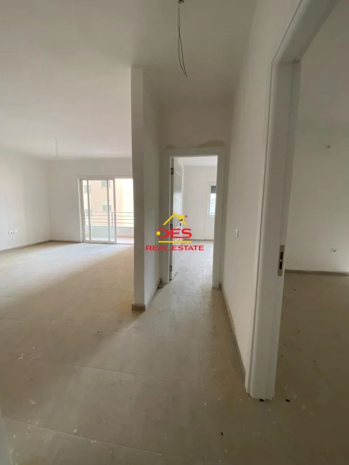 Vlore, shitet apartament 2+1+Ballkon Kati 5, 106 m² (Rruga Murat Tërbaçi)