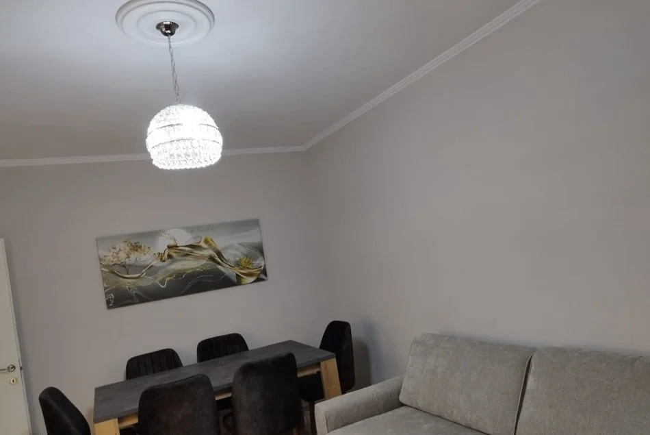 Tirane, jepet me qera apartament 1+1 Kati 3, 66 m² 430 € (rruga Pandi Dardha)