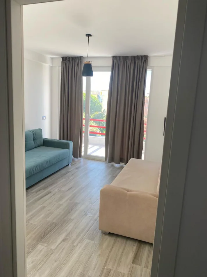 Kavaje, shitet apartament 1+1 Kati 3, 68 m² 88.400 € (Mali i Robit)