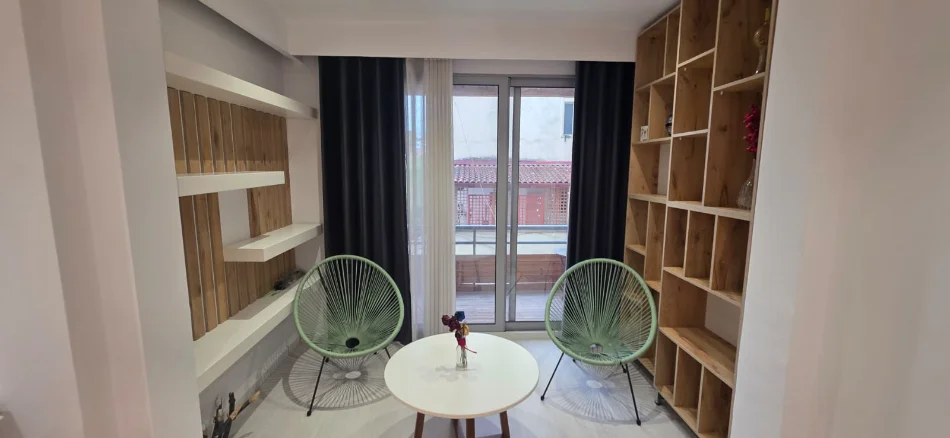 Tirane, jepet me qera apartament 1+1 Kati 2, 80 m² 550 € (Kodra e Diellit)