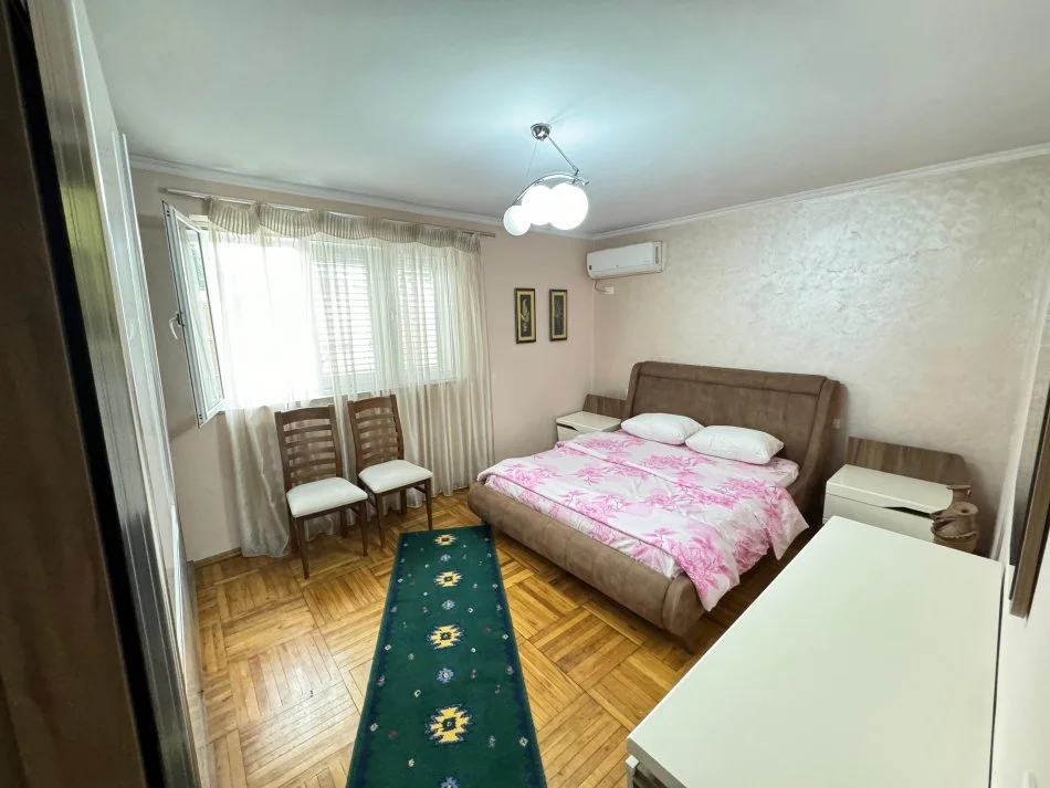 Tirane, jepet me qera apartament 2+1+Ballkon Kati 5, 60 m² 500 € (Muhamet gjollesha)