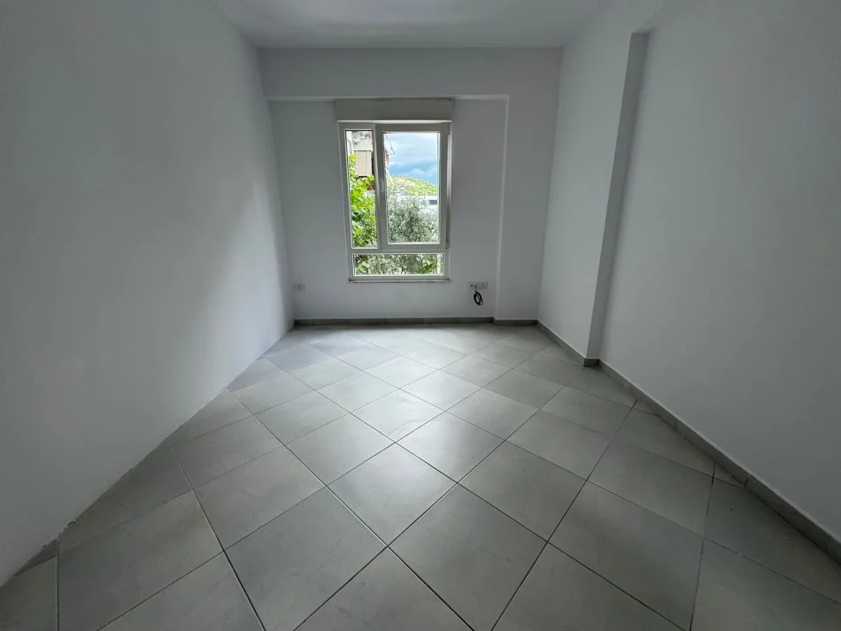 Shqiperi, shitet apartament 2+1+Ballkon Kati 1, 83 m² 145000 € (Liqeni i Thate)