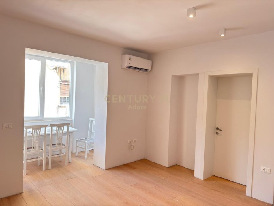 Tirane, jepet me qera apartament 2+1 Kati 2, 90 m² (Myslym Shyr)