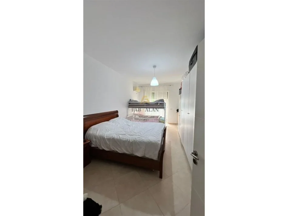 Tirane, shitet apartament 1+1 Kati 1, 82 m² 103.000 € (FRESKU)
