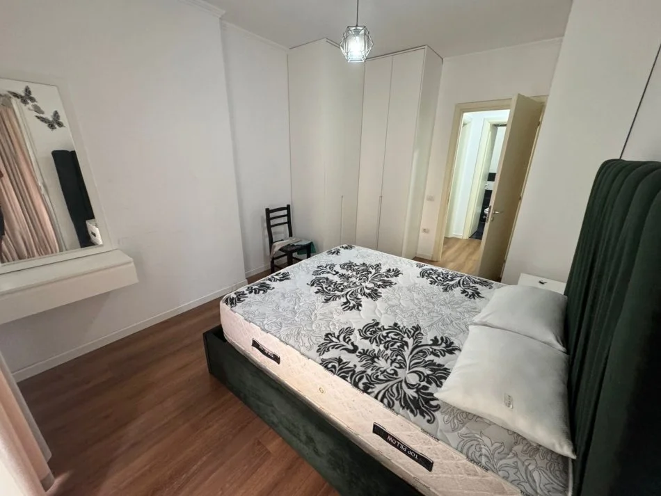 Tirane, jepet me qera apartament 1+1 Kati 2, 59 m² 600 € (Prokuroria e tiranes)