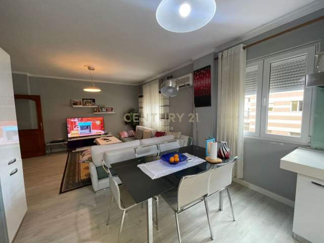 Tirane, shitet apartament 3+1+BLK Kati 6, 135 m² 223.000 Euro (Komuna e Parisit)