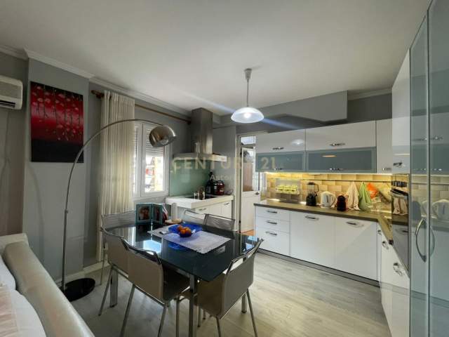 Tirane, shitet apartament 3+1+BLK Kati 6, 135 m² 223.000 Euro (Komuna e Parisit)