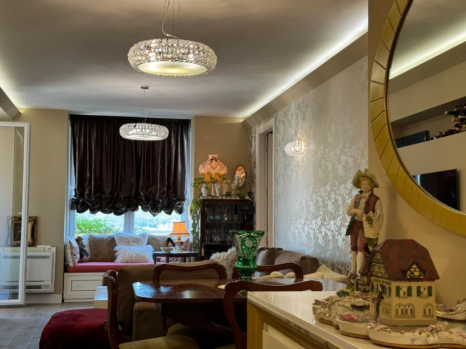 Tirane, shitet apartament 3+1 , 131 m² (Komuna e Parisit)