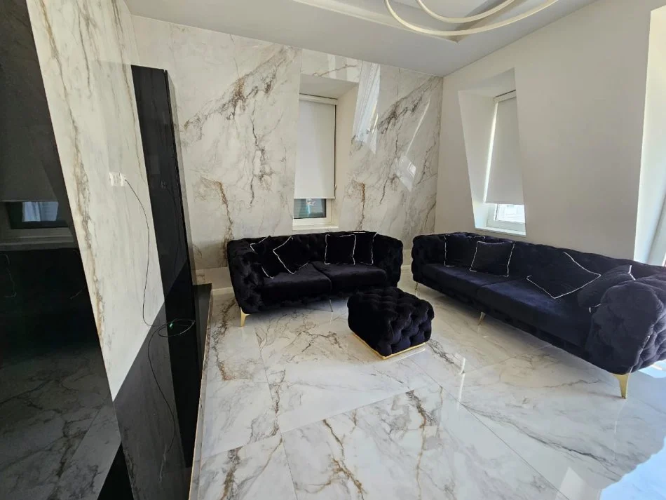 Tirane, jepet me qera apartament 2+1 Kati 3, 99 m² 1.600 € 