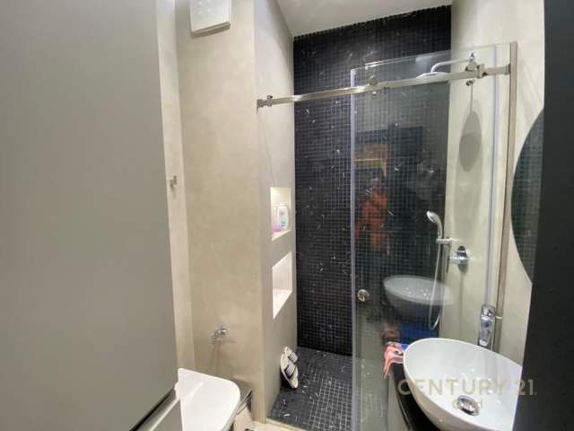 Tirane, jepet me qera apartament 1+1+BLK Kati 6, 75 m² 750 Euro (Rruga e Kavajes)