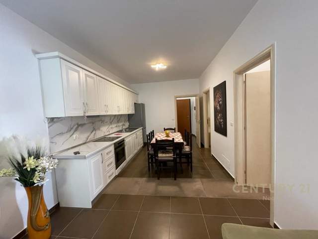 Shqiperi, jepet me qera apartament 2+1+BLK Kati 2, 85 m² 650 Euro (Liqeni i Thate)