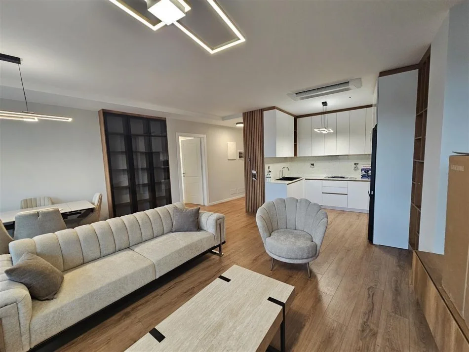 Tirane, jepet me qera apartament 2+1+Ballkon Kati 8, 131 m² 1.800 € (Lake View Residences)