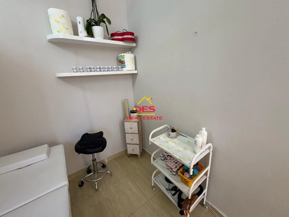 Vlore, shitet ambjent biznesi Kati 0, 27 m² (Rruga Kosova)