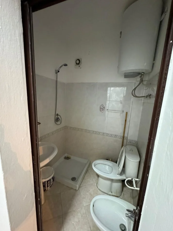 Durres, shitet apartament 1+1 Kati 4, 52 m² 65.000 € (PLAZH TE HOTEL ADRIATIK!)