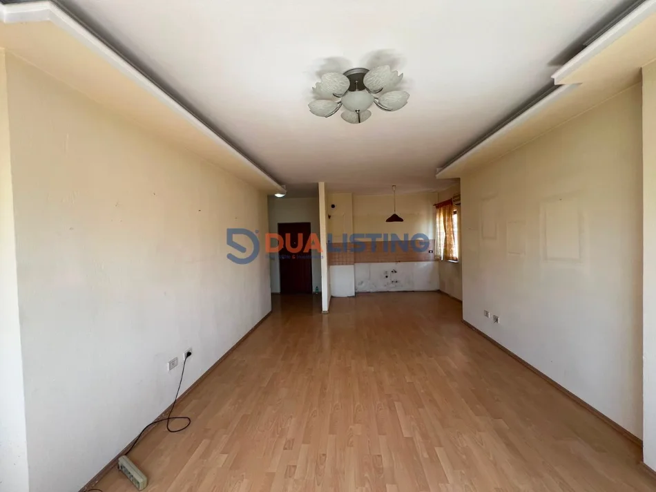 Tirane, jepet me qera apartament 2+1 , 67 m² 650 € 