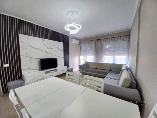 Tirane, jap me qera apartament 2+1 Kati 3, 104 m² 800 Euro