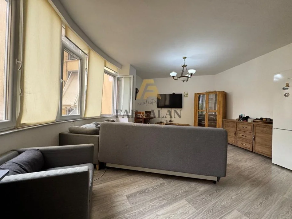 Tirane, shitet apartament 1+1 Kati 4, 75 m² 187.500 € (Selvia, tek Observatori)
