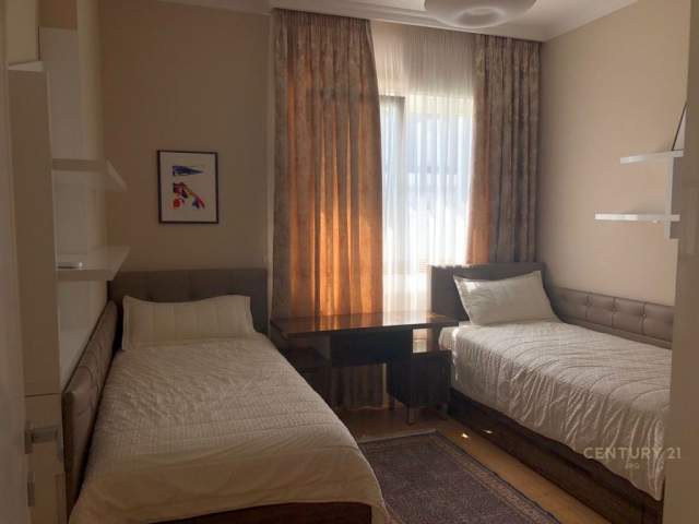 Tirane, jepet me qera apartament 2+1+BLK Kati 3, 109 m² 1.500 Euro (Joy Residence)