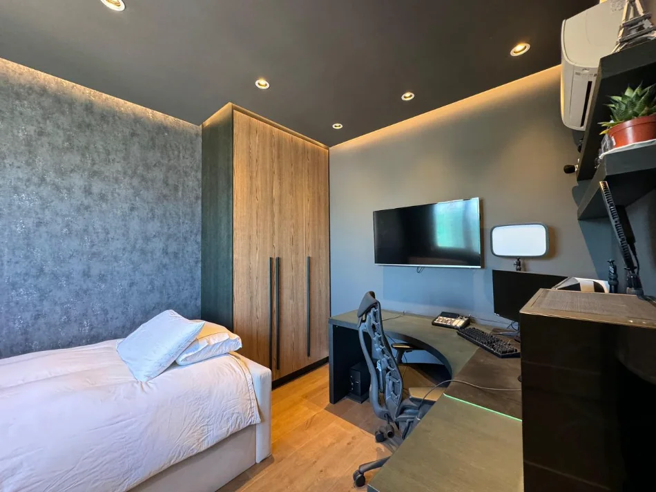 Tirane, shitet apartament 3+1 , 131 m² (Komuna e Parisit)