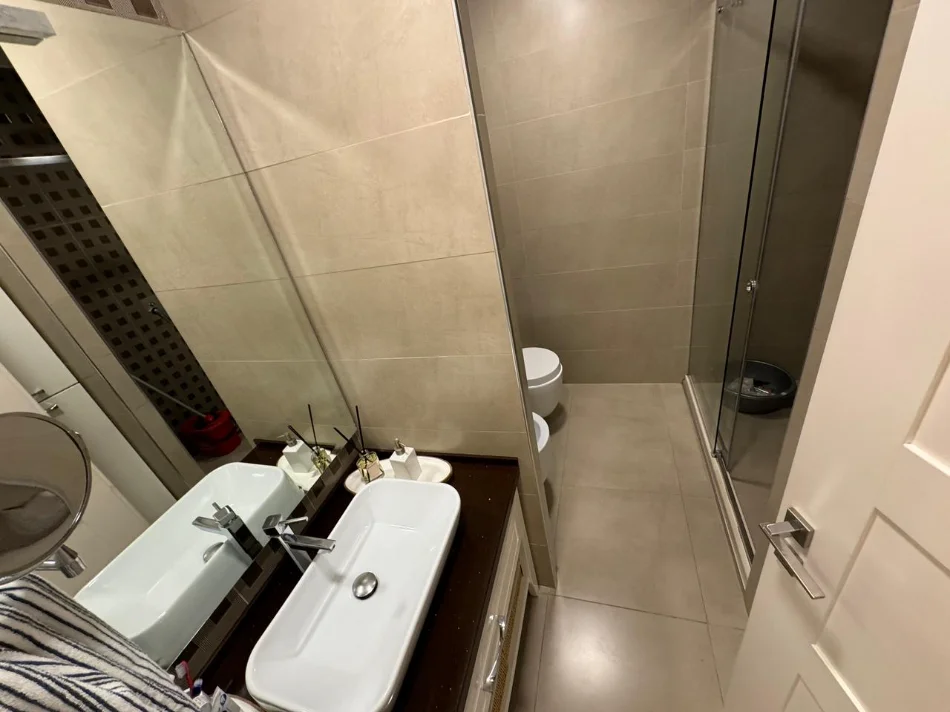 Tirane, shitet apartament 3+1 , 131 m² (Komuna e Parisit)