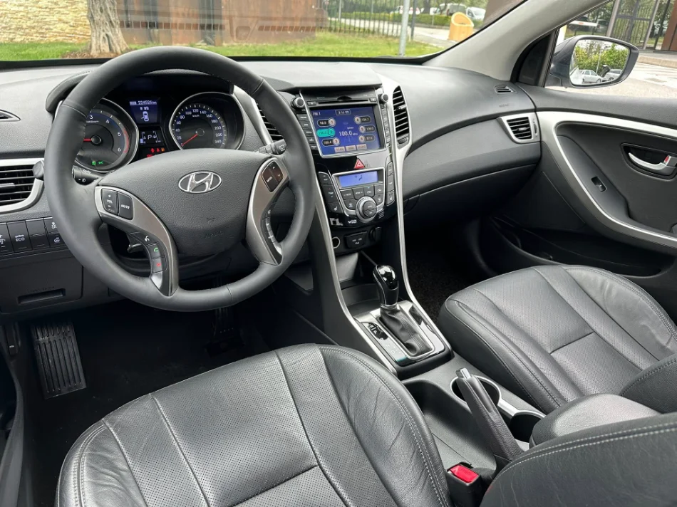 Tirane, shes makine HYUNDAI I30 FULLOPTION PANORAMA 1.6 Nafte, e bardhë automatik Klima