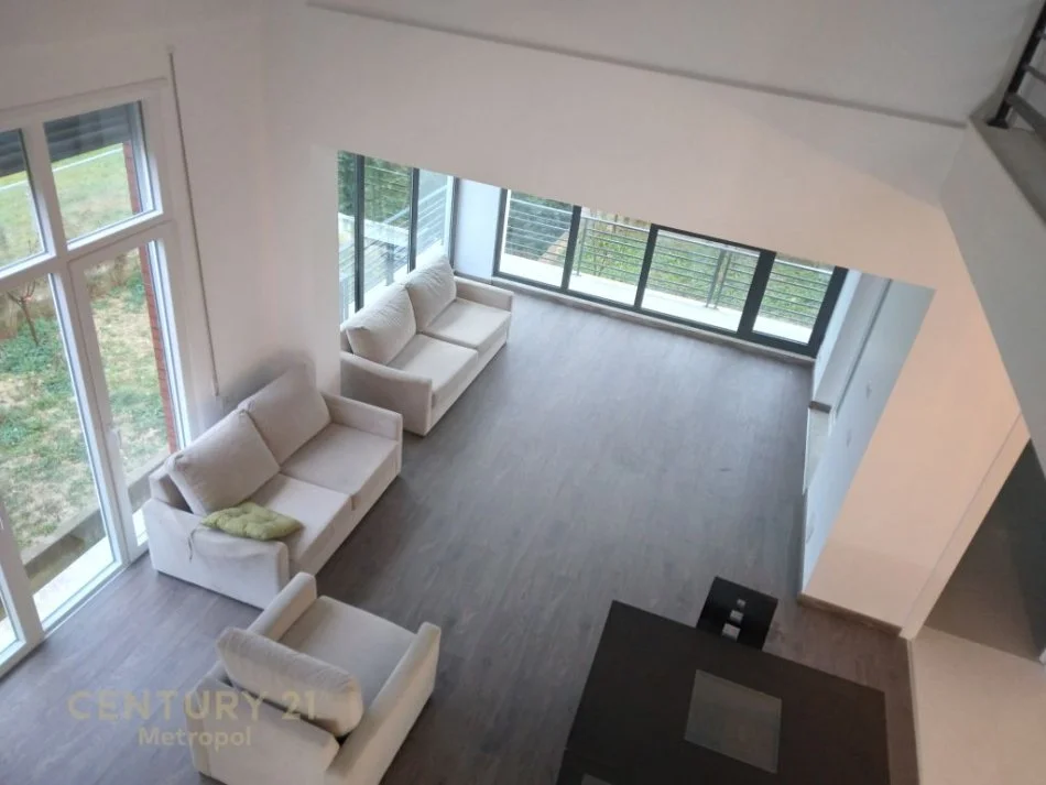 Tirane, jepet me qera Vile 3+1 Kati 3, 227 m² 1.300 € (Farke)