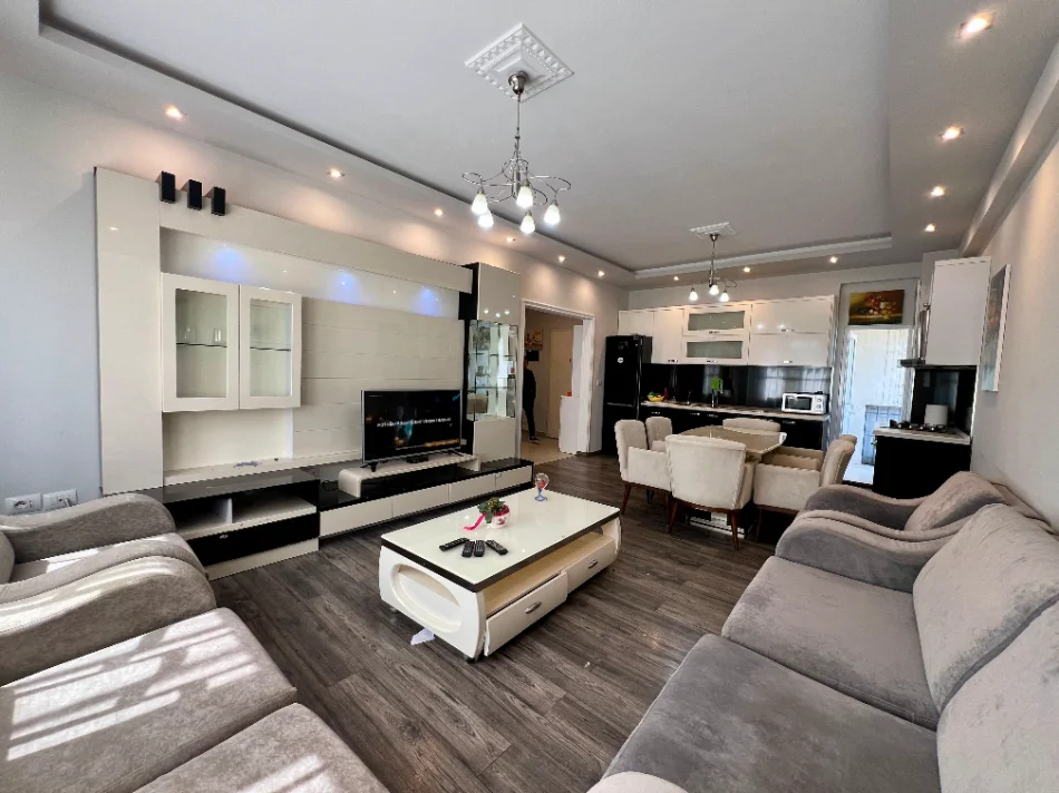 Shqiperi, shitet apartament 2+1+Ballkon Kati 5, 93 m² 258.000 € (Kopshti zoologjik)