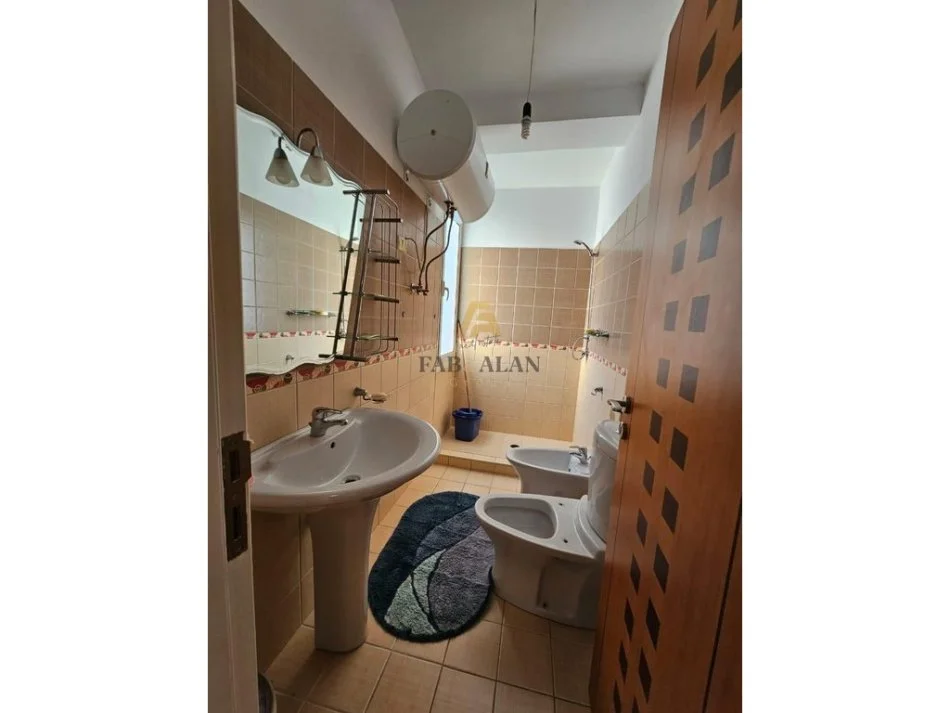 Mali Robit, shitet apartament 2+1 Kati 2, 125 m² 125.000 € (Mali i Robit)